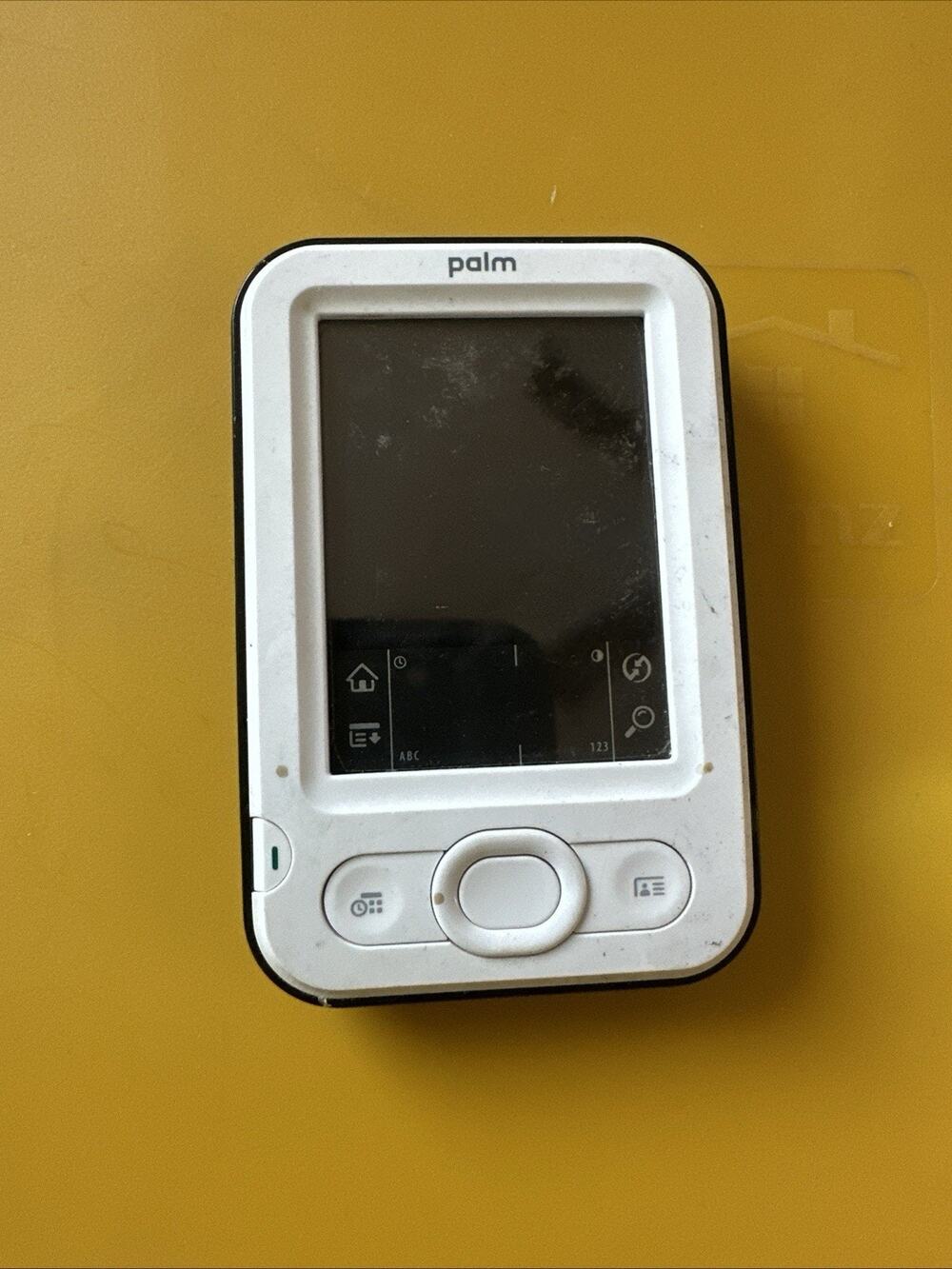 Palm Z22 Color Touchscreen USB 32MB Memory PalmOS Lightweight PDA - For Parts